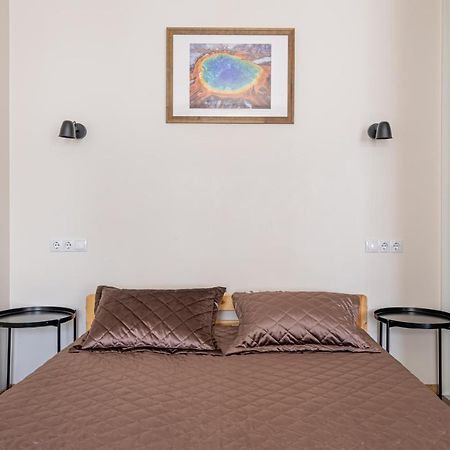 Top-Floor Studio With Courtyard View In Unesco Area, Murnieku Street Residence Рига Экстерьер фото