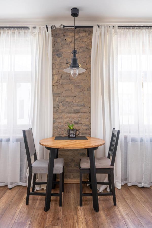 Top-Floor Studio With Courtyard View In Unesco Area, Murnieku Street Residence Рига Экстерьер фото