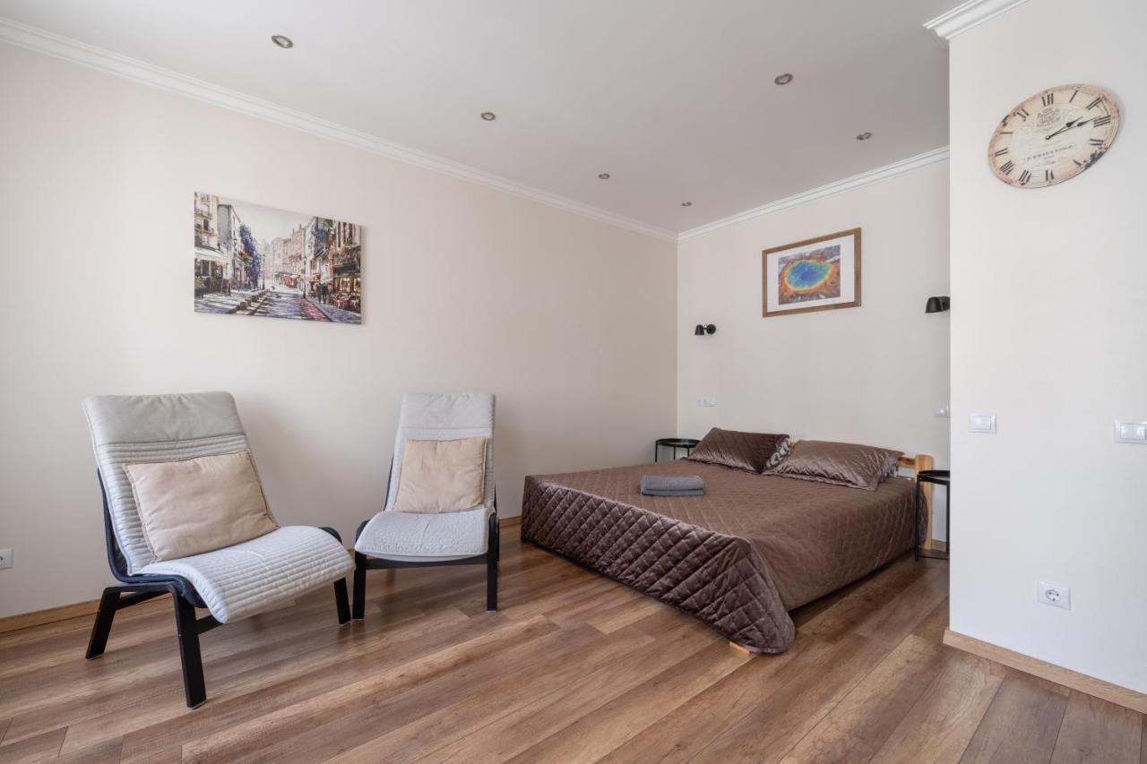 Top-Floor Studio With Courtyard View In Unesco Area, Murnieku Street Residence Рига Экстерьер фото
