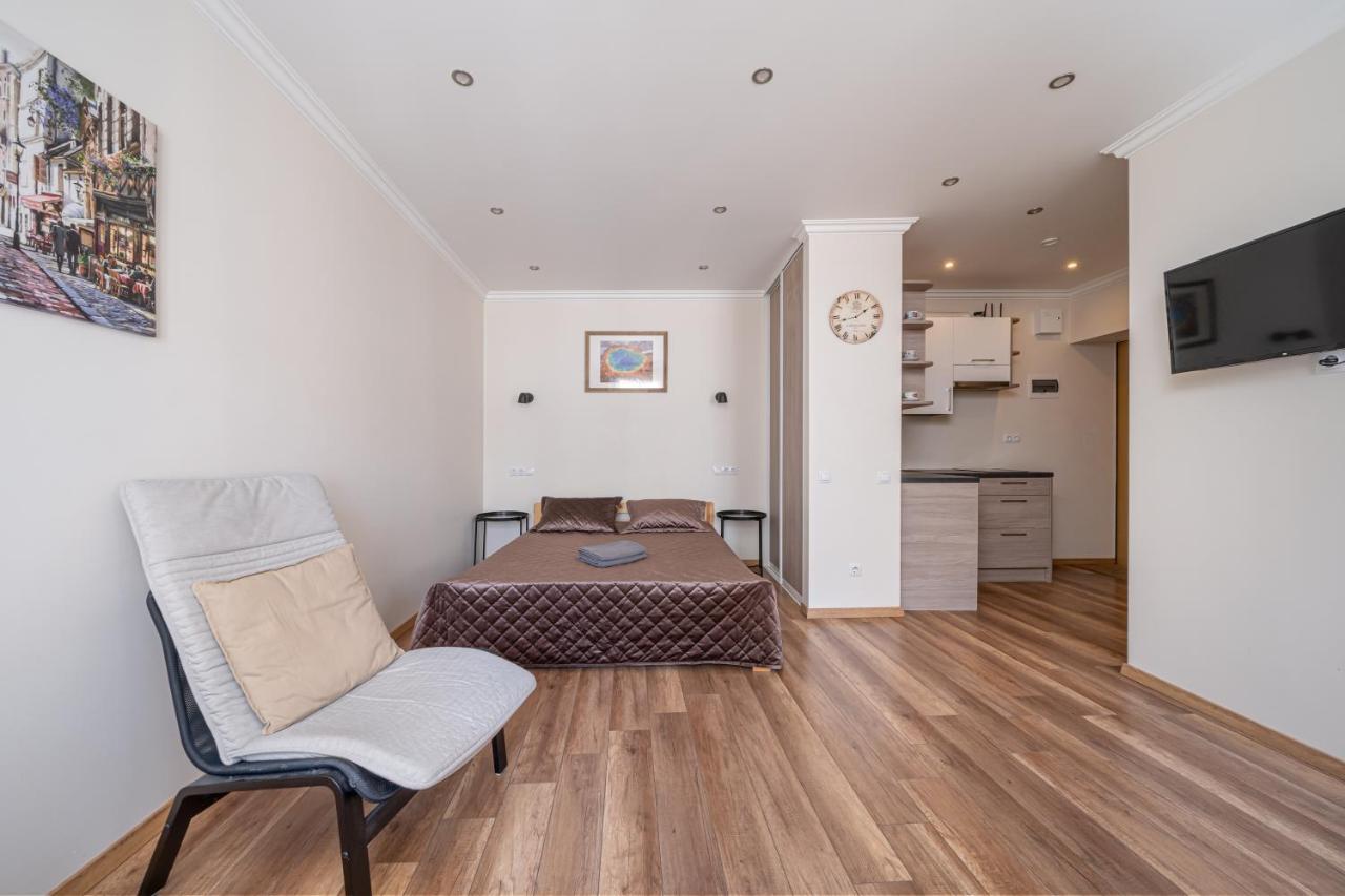 Top-Floor Studio With Courtyard View In Unesco Area, Murnieku Street Residence Рига Экстерьер фото